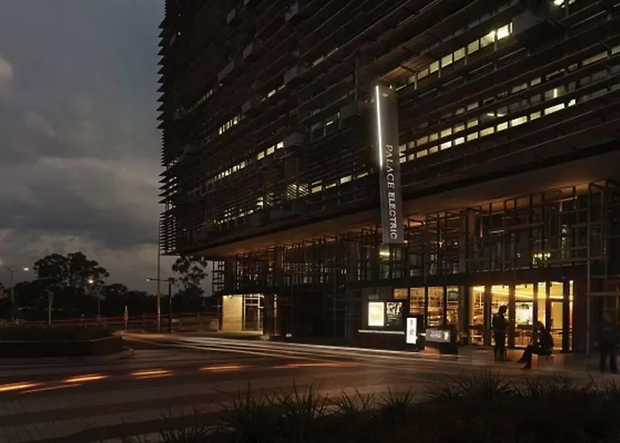 Apartment Nestled Between Lake Burley Griffin, City And Anu